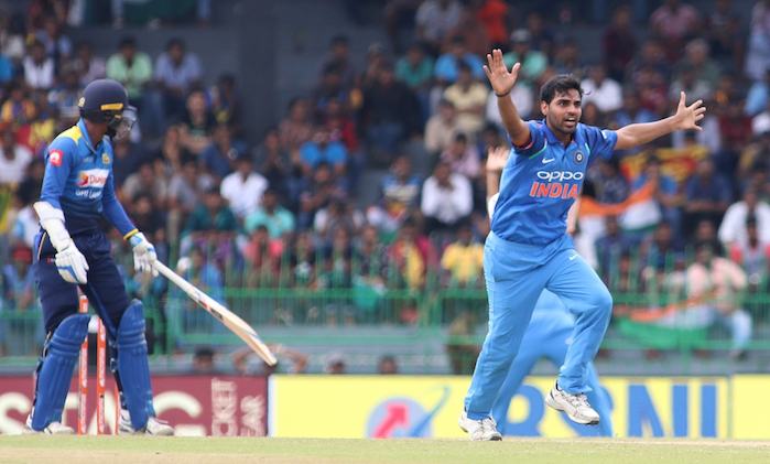 MS Dhoni Bhuvneshwar Kumar