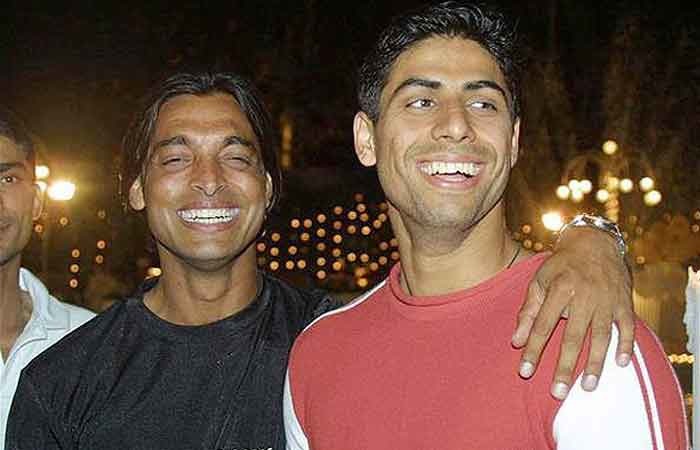 Ashish Nehra Shoaib Akhtar