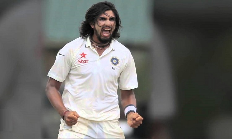 Ishant Sharma taken 3 wickets in his first 3 overs against Maharashtra