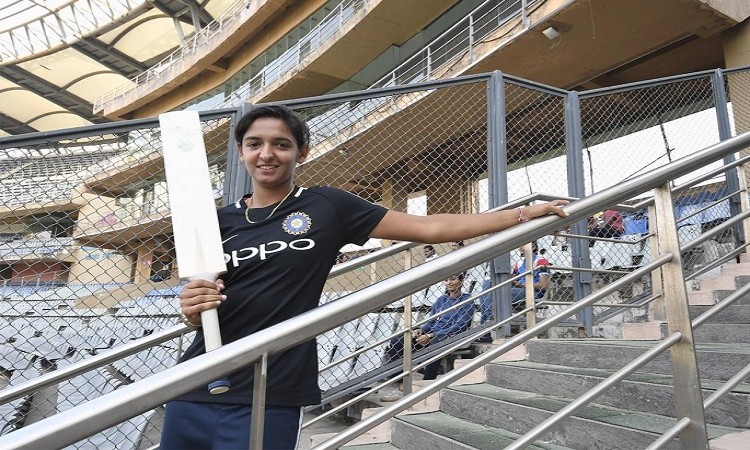 Harmanpreet Kaur to lead women's T20 team in South Africa