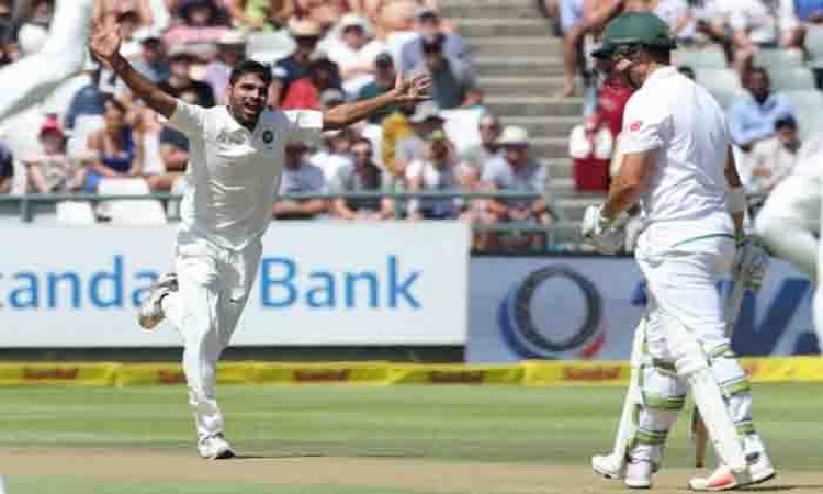 Images for South Africa crawl to 107/3 at lunch on Day 1