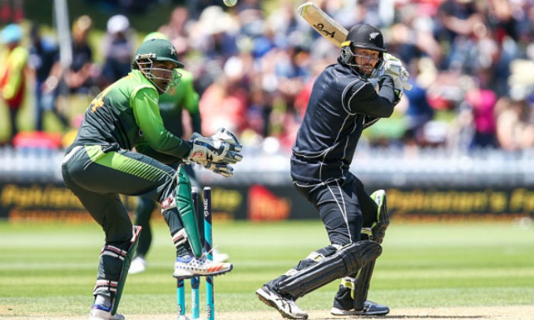 New Zealand blank Pakistan 5-0 in ODI series Images