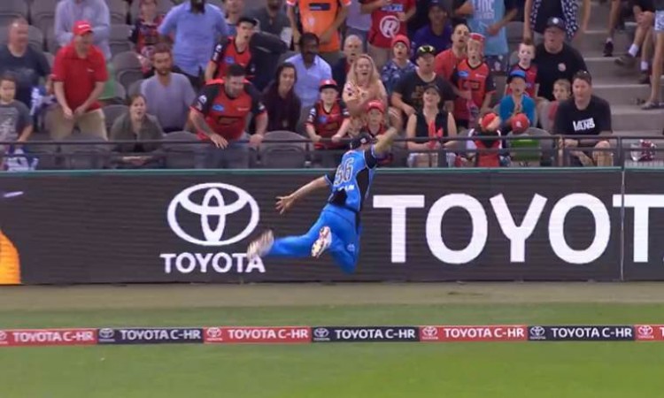  Ben Laughlin, Jake Weatherald combine for ‘catch of the Big Bash League