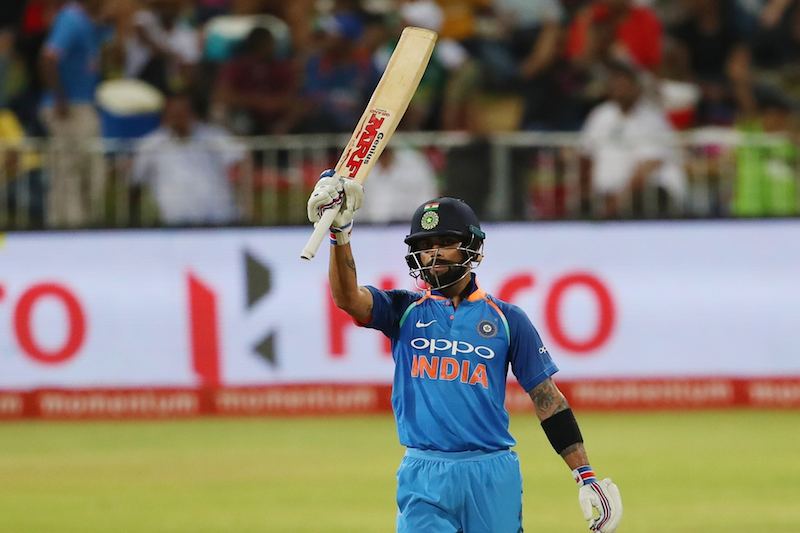 Virat Kohli Celebrating His Half Century Images in Tamil