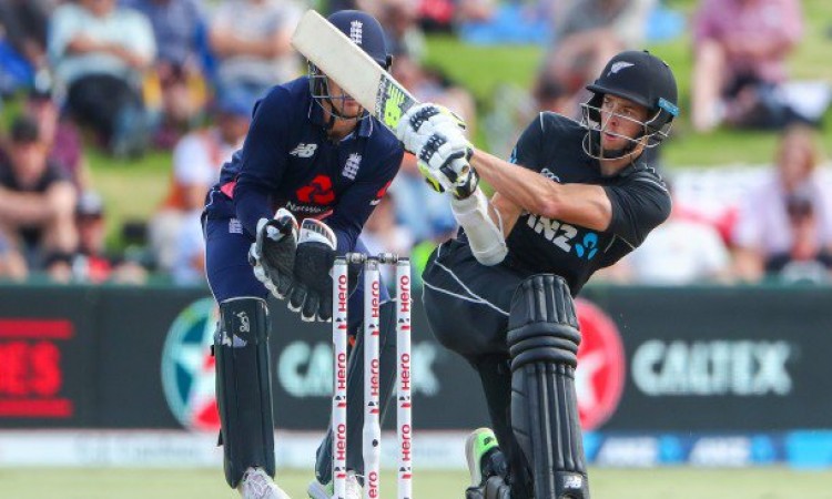  Mitchell Santner fifty lifts New Zealand to 223