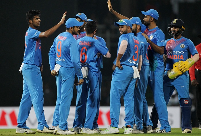 Late bursts restrict Sri Lanka to 152 Late bursts restrict Sri Lanka to 152