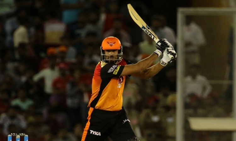 Yusuf pathan need 1 run to complete 3000 runs in ipl