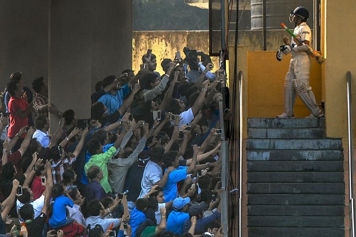 Sachin Tendulkar completed SIX Test centuries with a six Sachin Tendulkar completed SIX Test centuries with a six