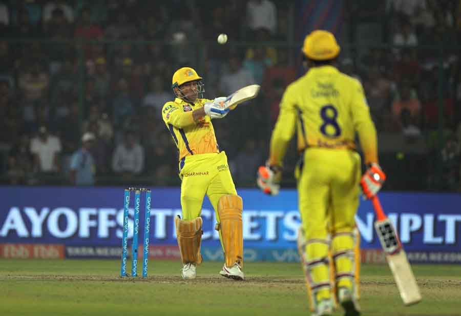 Chennai Super Kings MS Dhoni In Action During An IPL 2018 Match Images in Hindi