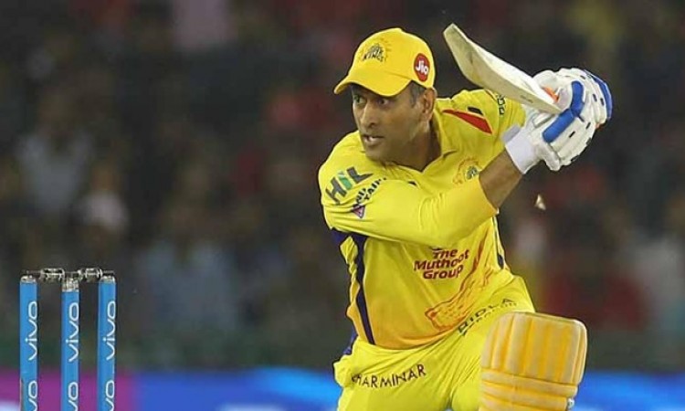 MS Dhoni need 26 runs to complete 4000 runs in IPL