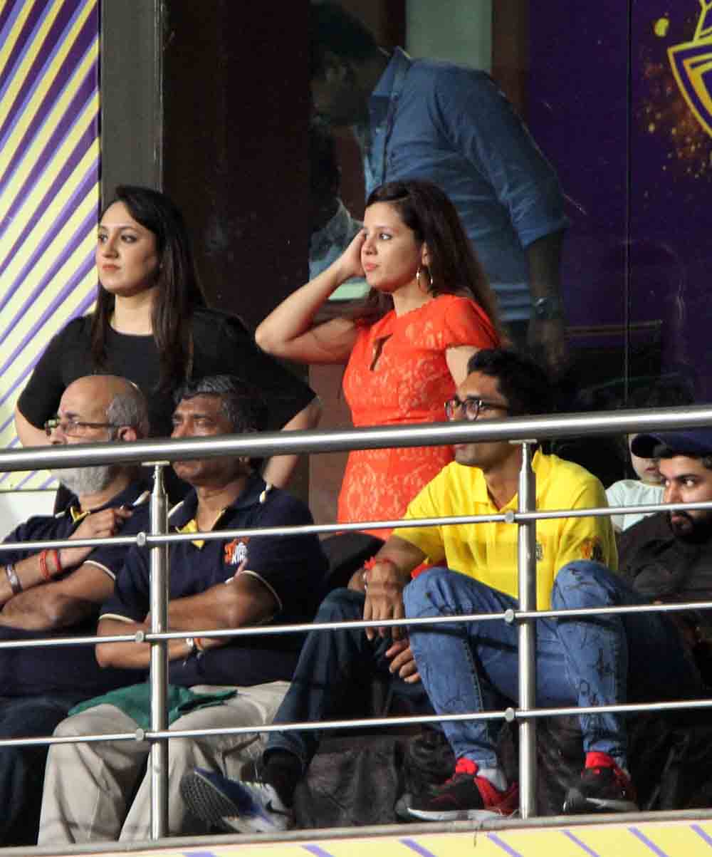 आईपीएल 2018 के दौरान चेन्नई सुपर किंग्स कप्तान एमएस धोनी की साक्षी साक्षी धोनी फोटो