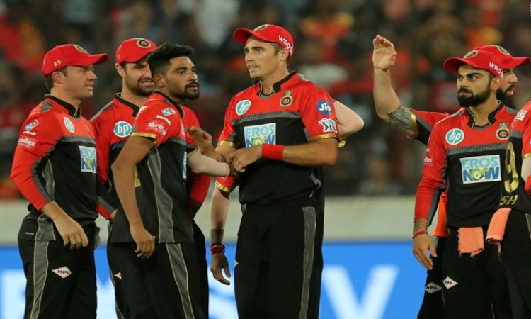SRH choke to 146 after Williamson's 50