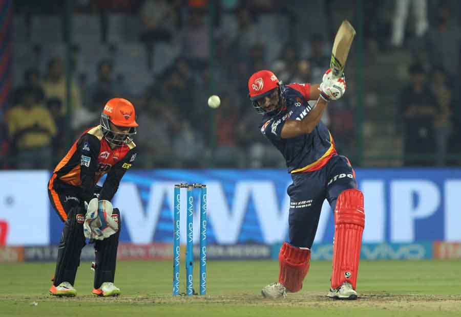 Elhi Daredevils Harshal Patel In Action During An IPL 2018 Images in Hindi