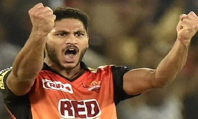  Basil Thampi breaks record of worst figures in IPL history