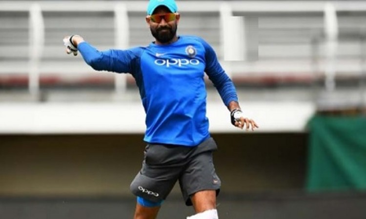 अफगानिस्तान के खिलाफ टेस्ट से बाहर हुए मोहम्मद शमी, इस गेंदबाज को मिली जगह BREAKING Images