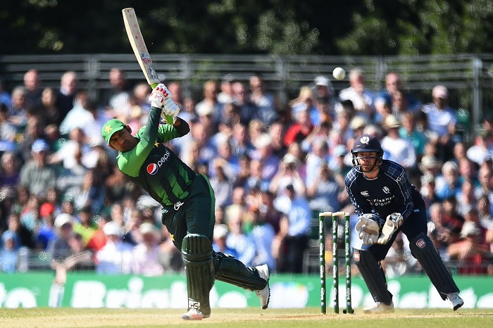 Sarfraz, Malik guide Pakistan to 204/4 vs Scotland in first T20I Sarfraz, Malik guide Pakistan to 204/4 vs Scotland in first T20I