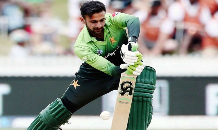 Pakistan's star batsman plans to quit ODIs post 2019 World Cup