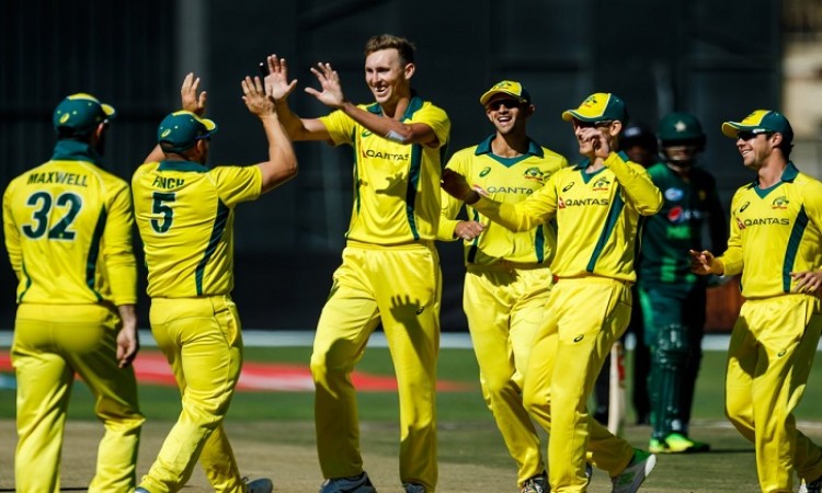 australia opt to bowl first against pakistan 