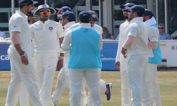 प्रैक्टिस मैच: एसेक्स के खिलाफ ईशांत शर्मा और उमेश यादव की गेंदबाजी ने ढ़ाया कहर, भारत 158 रन आगे Im