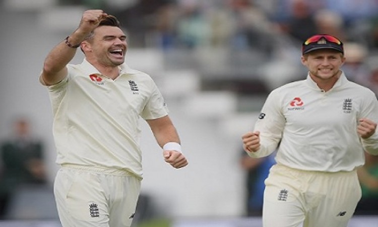इंग्लैंड तेज गेंदबाजों के सामने भारत की पहली पारी ढ़ह गई, केवल 107 रनों पर हुई ऑलआउट Images
