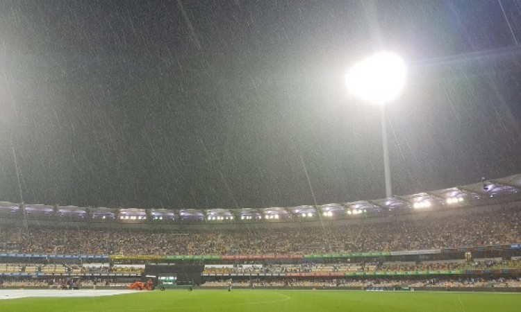UPDATE: बारिश के कारण मैच रूका, जानिए कब शुरू होगा मैच Images