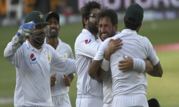 न्यूजीलैंड के खिलाफ तीसरे टेस्ट से पहले पाकिस्तान को झटका, यह खिलाड़ी हुआ टीम से बाहर Images