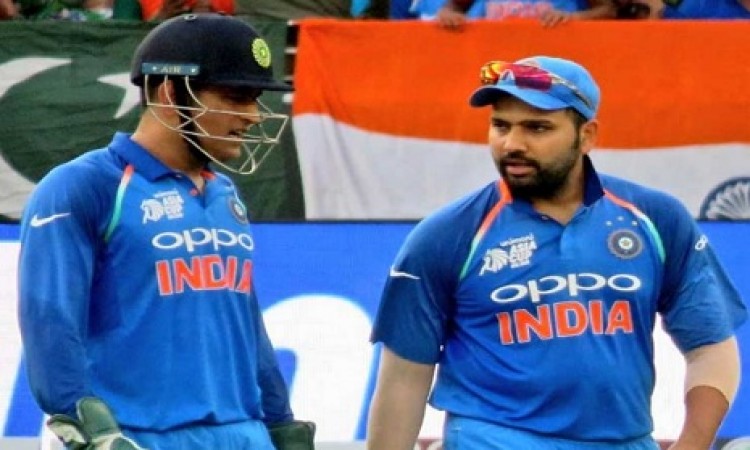टी-20 टीम में अपने गुरु धोनी के ना होने पर रोहित शर्मा का दिल रोया, सबके सामने दिया दिल जीतने वाला ब