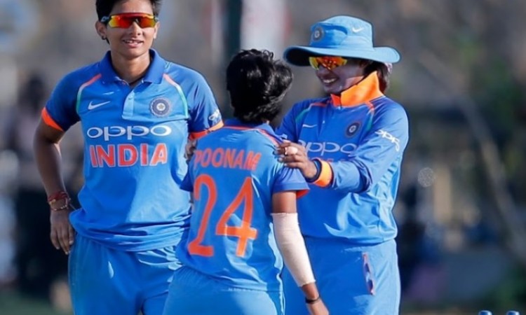 भारत की इस महिला गेंदबाज ने हैरान करते हुए जसप्रीत बुमराह के इस बड़े रिकॉर्ड को तोड़ दिया Images