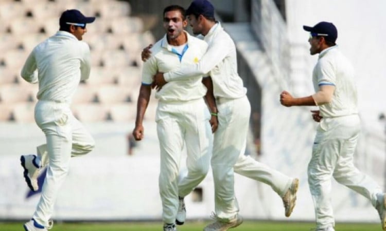 रणजी ट्रॉफी में स्नेल पटेल का अर्धशतक, सौराष्ट्र की टीम दूसरे दिन कर्नाटक के खिलाफ 7 विकेट पर 227 रन