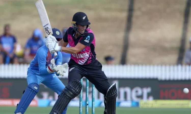 New Zealand beat India to clinch women's T20I series 3-0 Images