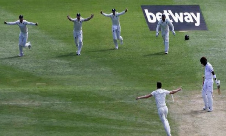 मार्क वुड और मोइन अली की दमदार गेंदबाजी के दम पर तीसरे टेस्ट में वेस्टइंडीज पर 142 की बढ़त Images