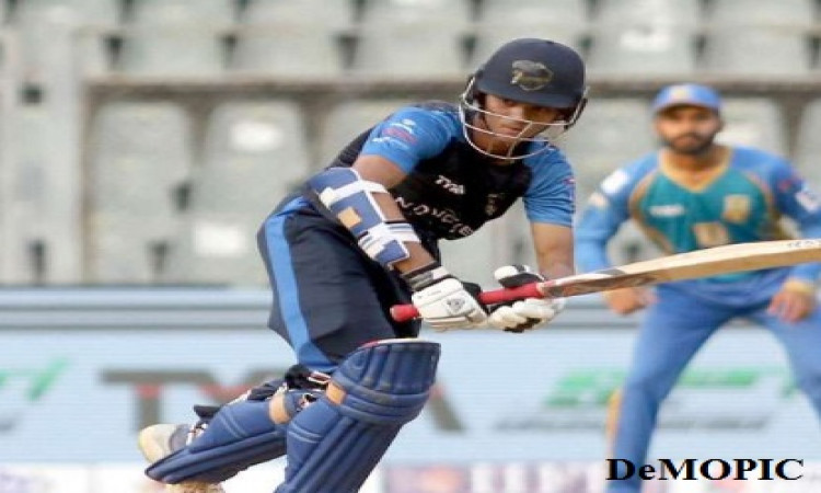 इंडिया अंडर-19 बी टीम ने  चतुष्कोणीय वनडे सीरीज में साउथ अफ्रीका  को 1 रन से दी पटखनी Images