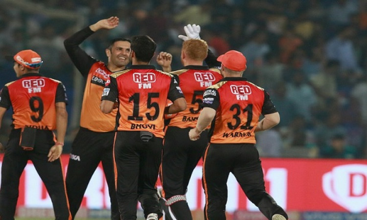 IPL 2019: अपने ही घर पर दिल्ली के बल्लेबाजों का हुआ बुरा हार, हैदराबाद को 130 रनों का टारगेट Images
