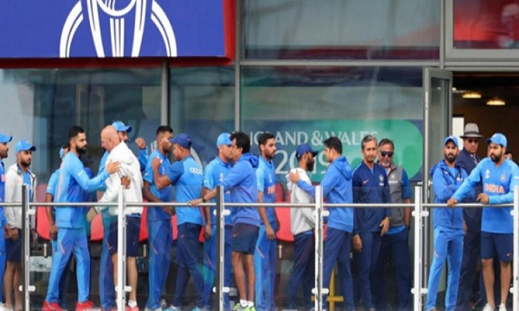 यह पूर्व दिग्गज बन सकता है भारतीय क्रिकेट टीम का नया कोच ! Images