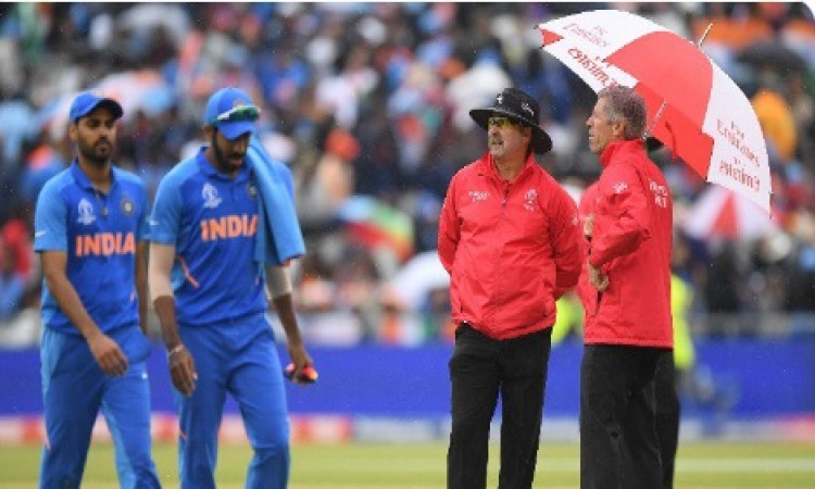UPDATE बारिश के कारण भारत - न्यूजीलैंड मैच रूका, जानिए आगे क्या होगा और कब शुरू होगा मैच? Images