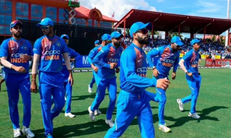 भारत और वेस्टइंडीज के बीच खेले गए पहले मुक़ाबलें में बनें कुछ बेहतरीन रिकार्ड्स Images