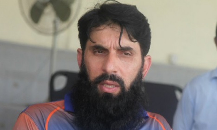 मिस्बाह ने पाकिस्तान क्रिकेट टीम के मुख्य कोच पद के लिए किया आवेदन Images