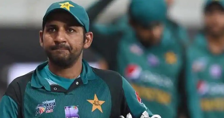 MS Dhoni Sarfraz Ahmed