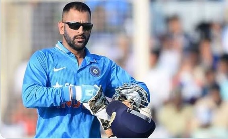 Dhoni Dhoni
