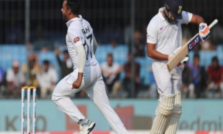 इंदौर टेस्ट : भारत ने बांग्लादेश को 150 रन पर समेटा, भारत की शुरूआत खराब, रोहित शर्मा आउट Images