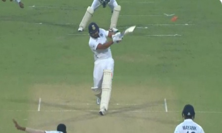 WATCH डे- नाइट टेस्ट मैच में रोहित शर्मा ने 'हिट मैन' स्टाइल में जड़ा छक्का, देखिए ! Images