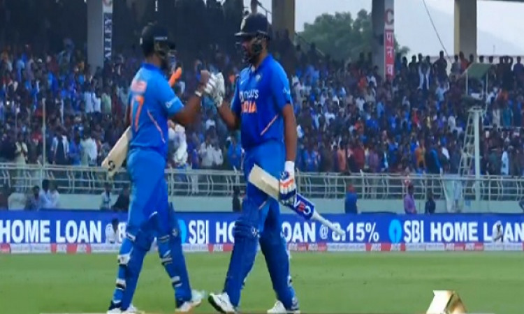 रोहित शर्मा-केएल राहुल का धमाकेदार शतक, भारत ने वेस्टइंडीज को दिया 388 रनों का लक्ष्य Images