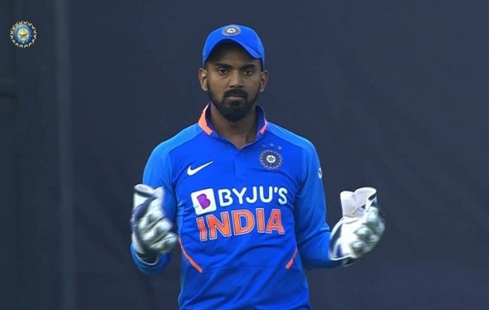 Concussed Rishabh Pant replaced by KL Rahul behind the stumps On ...