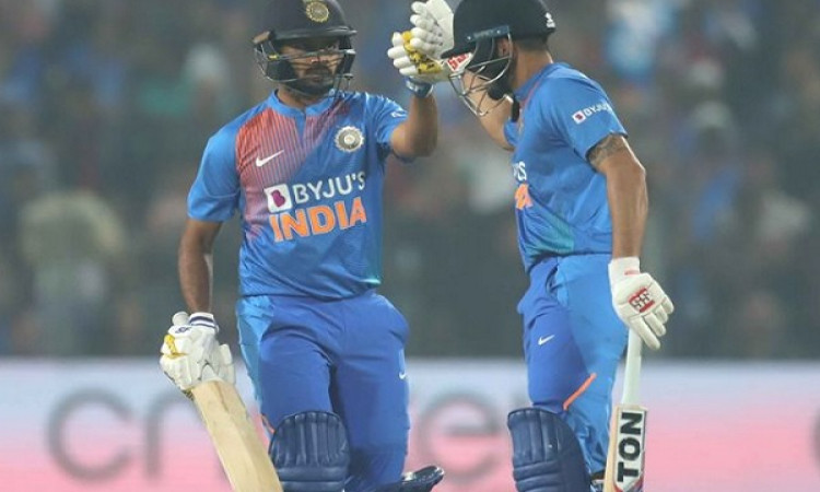 शार्दुल ठाकुर ने खेली धमाकेदार पारी, आखिरी 4 ओवर में बने 59 रन, श्रीलंका को 202 रनों का टारगेट ! Ima