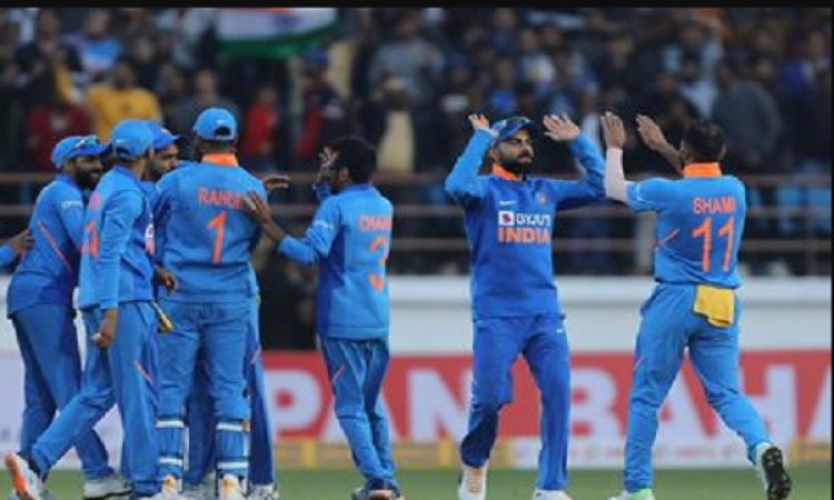 बुरी खबर, पहले वनडे में ऋषभ पंत हुए चोटिल, अब दूसरे वनडे में यह दिग्गज भारतीय भी हुआ चोटिल ! Images