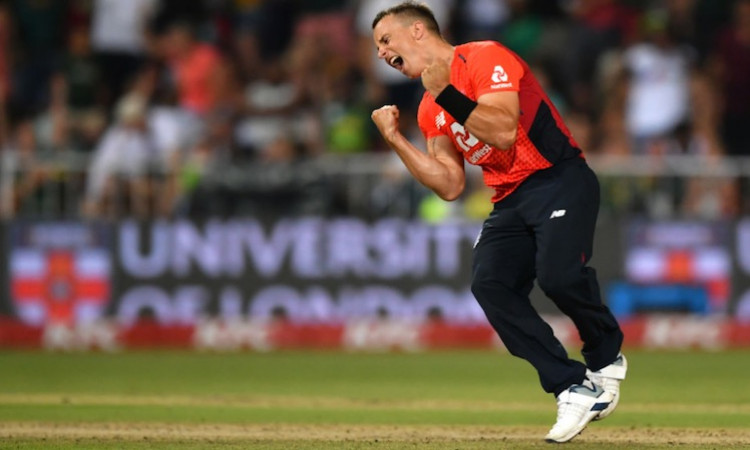 इंग्लैंड ने साउथ अफ्रीका को दुसरे टी-20 में 2 रन से हराया Images