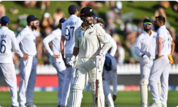 Day 2: Stumps: आखिरी सत्र में भारत ने की वापसी, न्यूजीलैंड 207-5, भारत पर 51 रनों की बढ़त ! Images