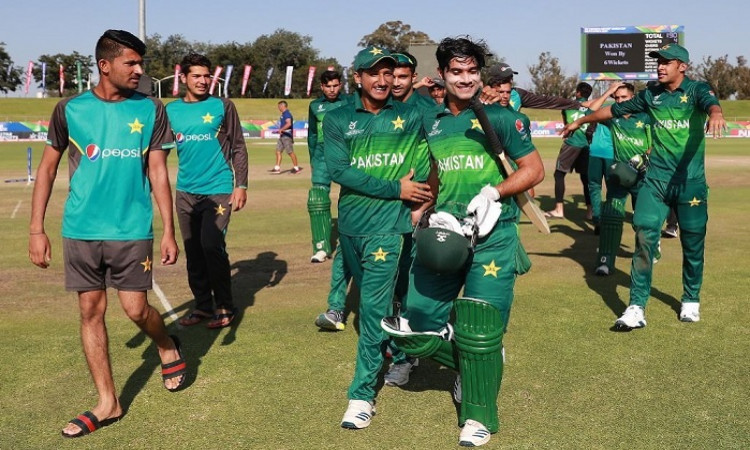Pakistan U-19 Cricket Team.jpg