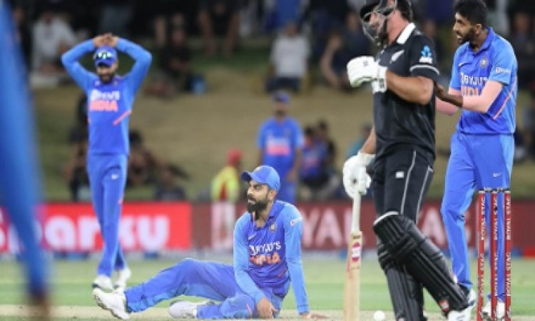 न्यूजीलैंड ने वनडे सीरीज में भारत का किया व्हाइटवॉश, कोहली की कप्तानी रही फ्लॉप ! Images