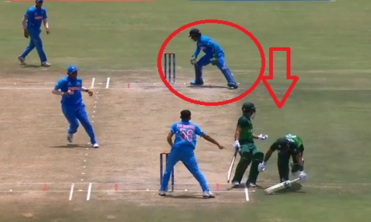 VIDEO अंडर 19 वर्ल्ड कप सेमीफाइनल में पाकिस्तानी बल्लेबाज हुए मजेदार तरीके से रन आउट !